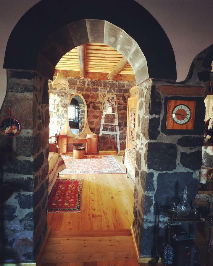 Hye Aspet Հայ Ասպետ Bed and Breakfast Gjumri Eksteriør billede